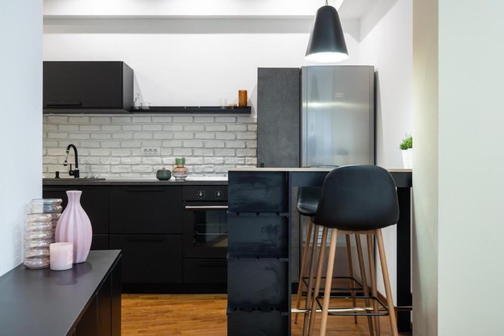 Wonderful Victorie Apartment Бухарест Екстер'єр фото